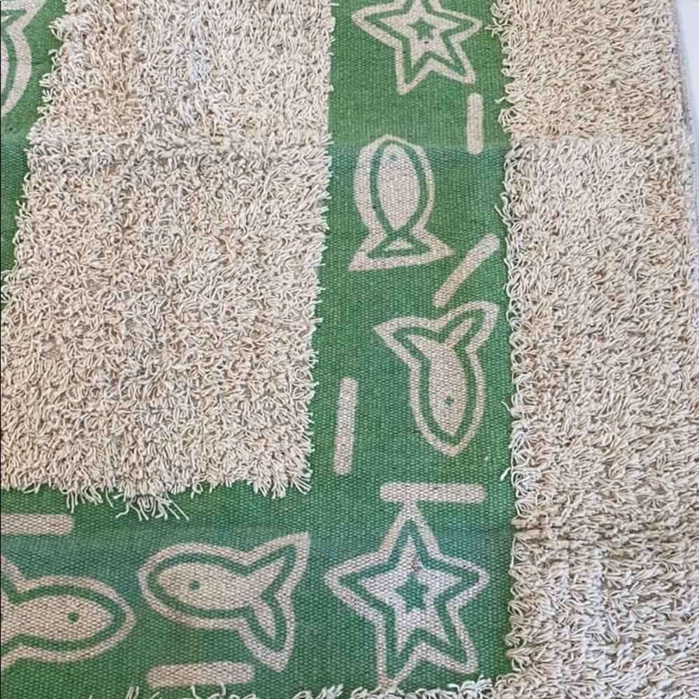 🐠 Fish Rug - Picture 2 of 3